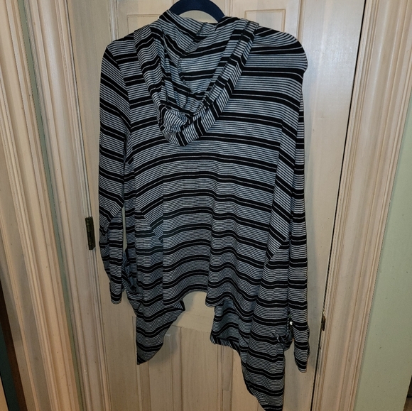 Womens Plus Sz 14/16 Avenue Gray and Black striped open Cardigan Sweater - Picture 4 of 6